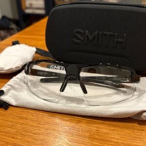 SMITH Photochromic Resolve Sunglasses